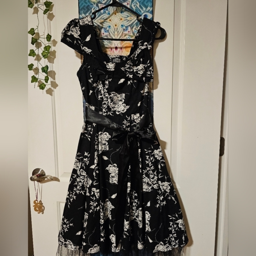 Black/White Hearts & Roses Briar Rose Party Dress Size 10
